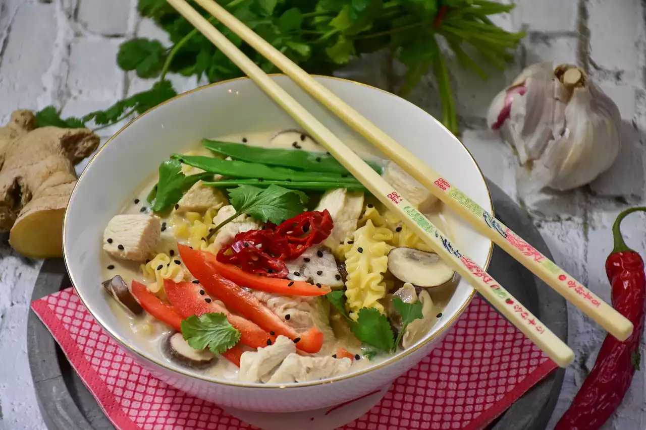Uma xícara de receitas saudáveis de sopa de galinha para perda de peso: um guia
